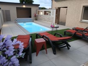 Gite pour 4 à 6 personnes avec piscine privée en Ardèche